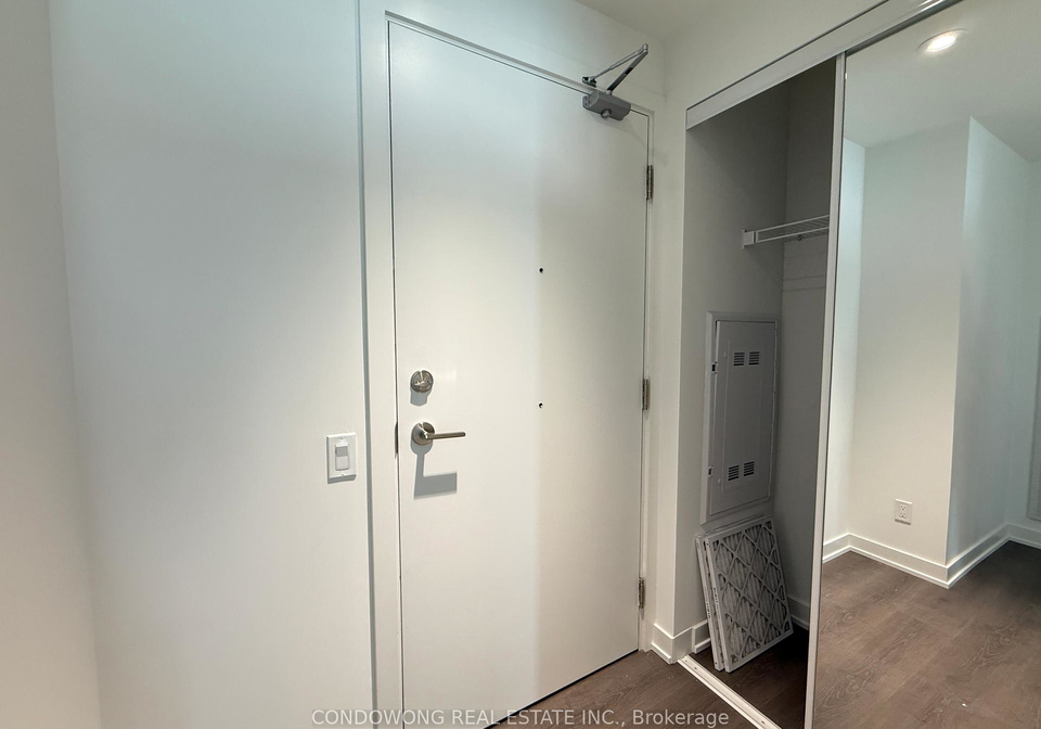 8-wellesley-street-w-toronto-ontario-c12240902