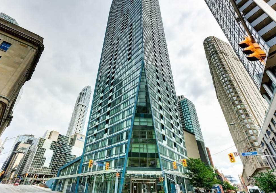 8-the-esplanade-avenue-toronto-ontario-c12241161