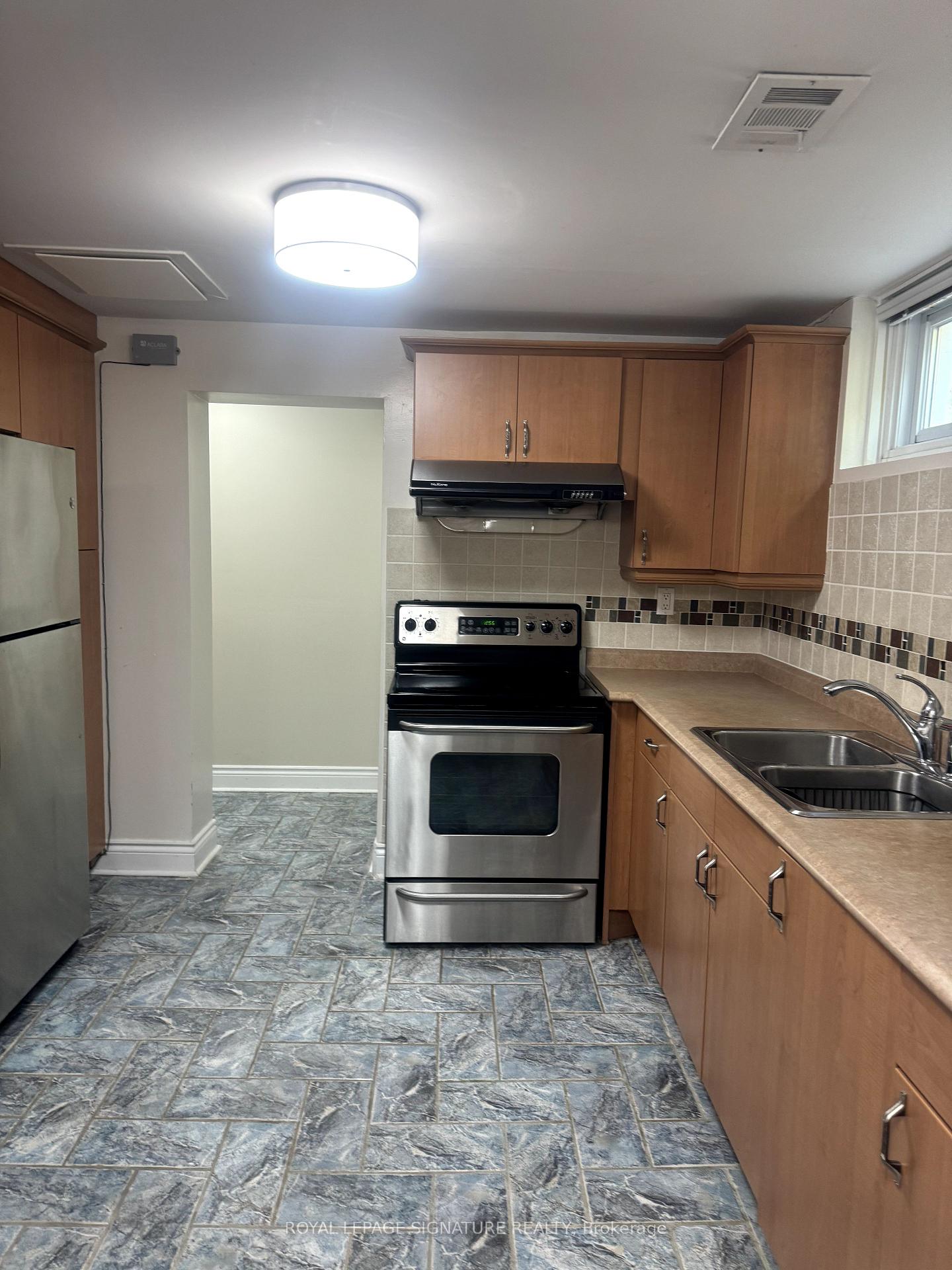 31-whitelock-crescent-north-york-ontario-c12241468