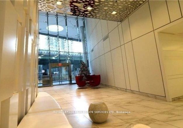 14-york-street-toronto-ontario-c12241677