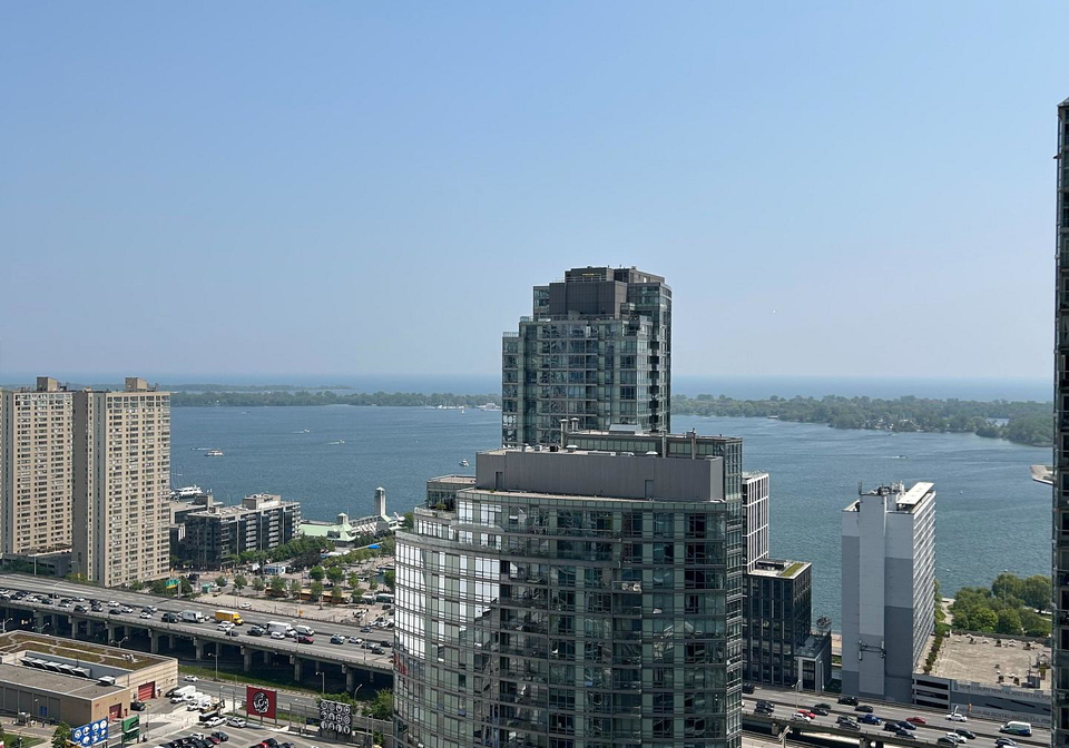 3-concord-cityplace-way-toronto-ontario-c12242501
