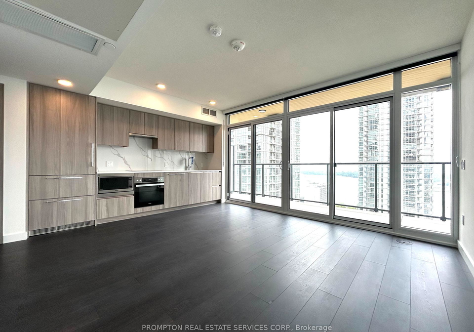 3-concord-cityplace-way-toronto-ontario-c12242501
