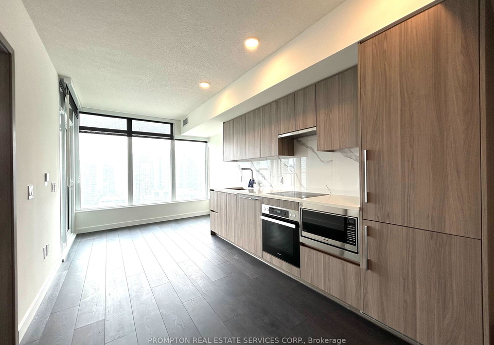1-concord-cityplace-way-toronto-ontario-c12242806