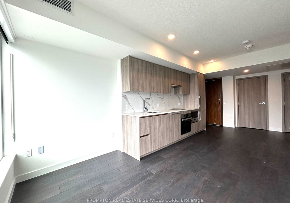 1-concord-cityplace-way-toronto-ontario-c12242806