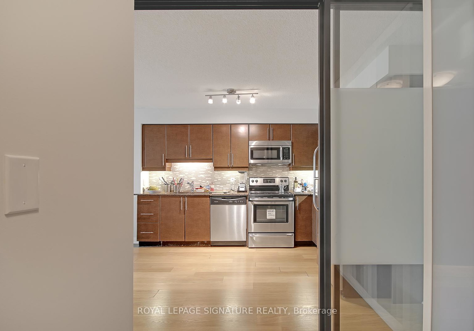 33-bay-street-toronto-ontario-c12244109
