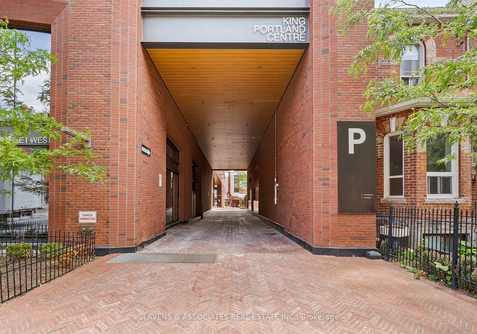 501-adelaide-street-w-toronto-ontario-c12244514