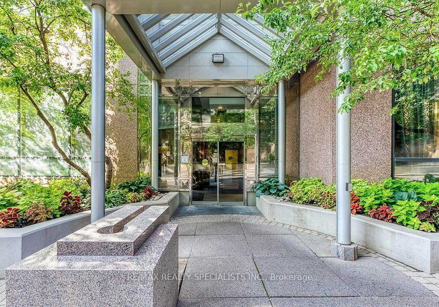 7-carlton-street-e-toronto-ontario-c12244962