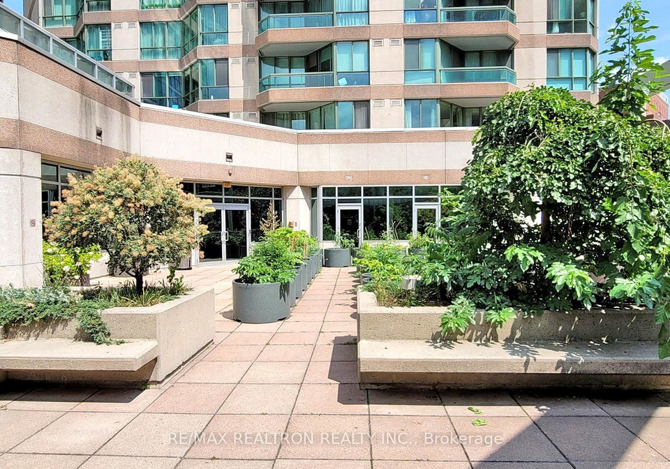 38-elm-street-toronto-ontario-c12245011