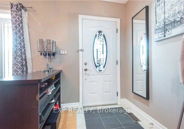 174-bellwoods-avenue-toronto-ontario-c12245342