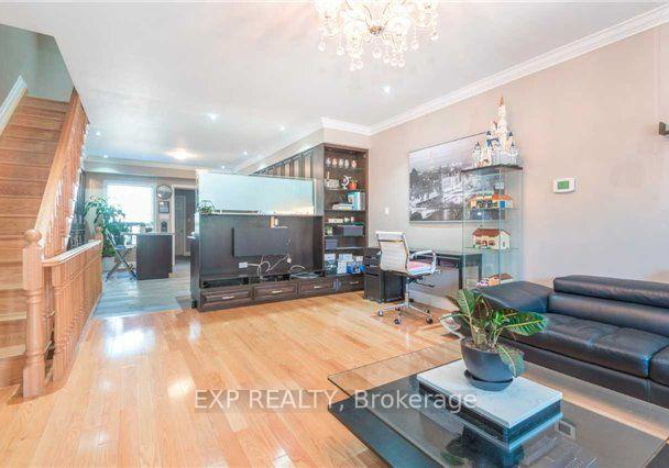 174-bellwoods-avenue-toronto-ontario-c12245342