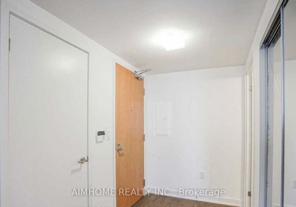 11-wellesley-street-w-toronto-ontario-c12245471