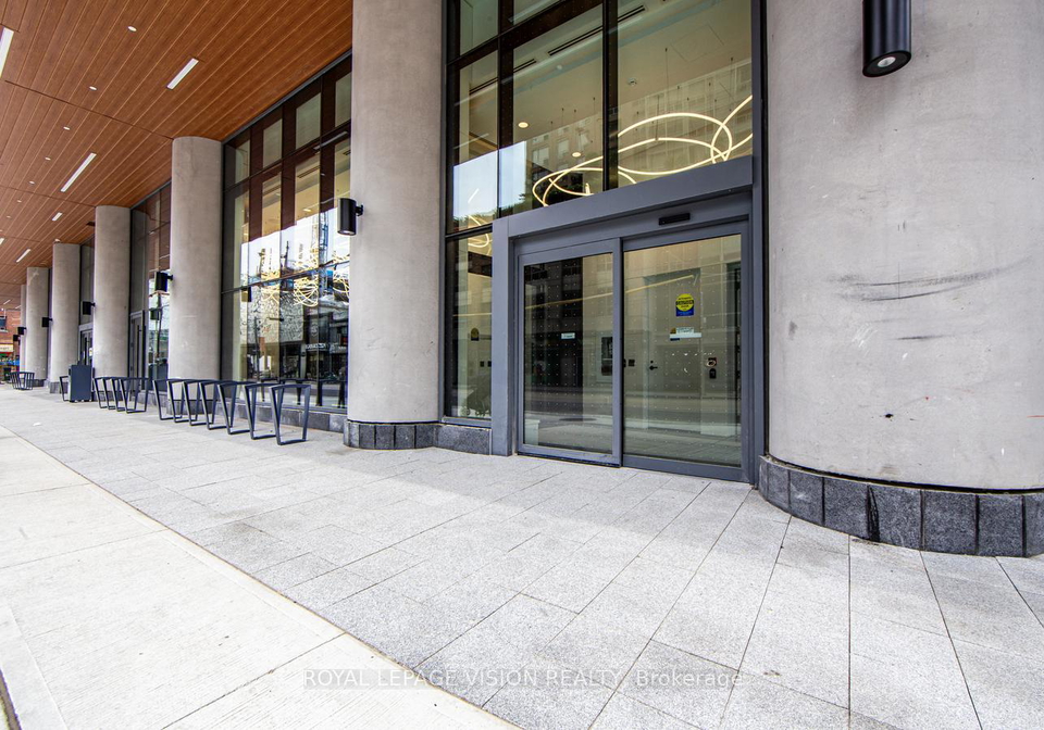 292-dundas-street-w-toronto-ontario-c12245666