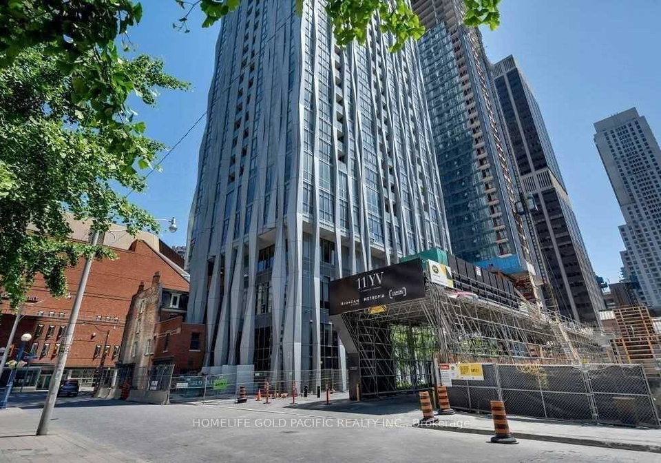 1-yorkville-avenue-toronto-ontario-c12245828