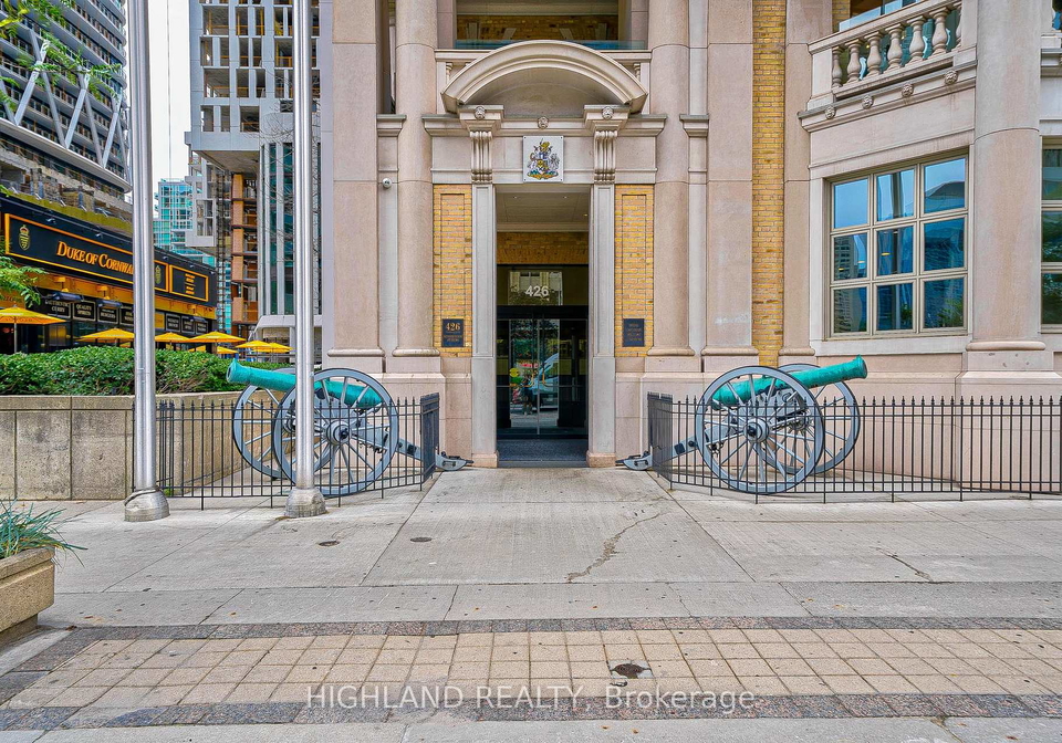 426-university-avenue-toronto-ontario-c12246037