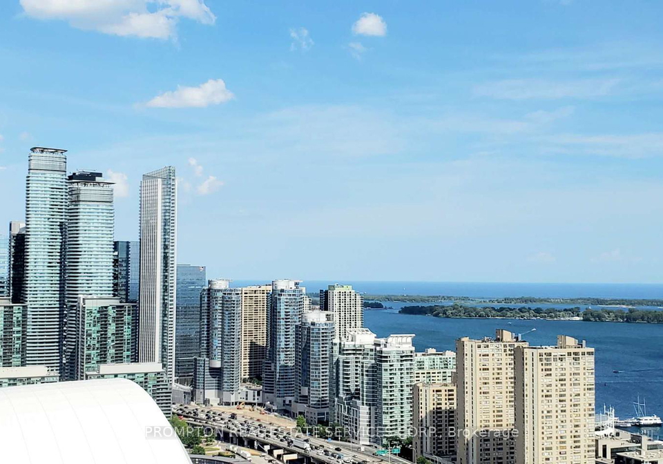 3-concord-cityplace-way-toronto-ontario-c12246145