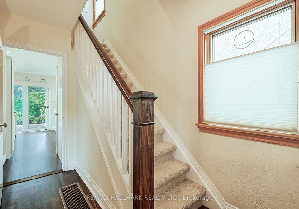 24-thursfield-crescent-east-york-ontario-c12246185