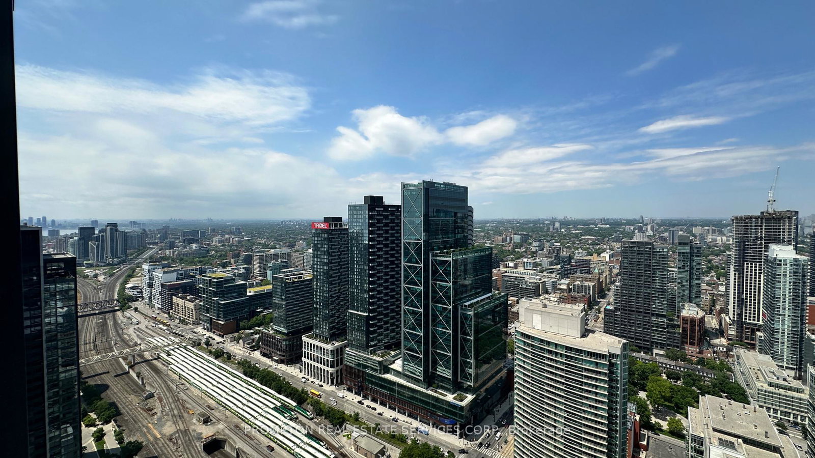 1-concord-cityplace-way-toronto-ontario-c12246548