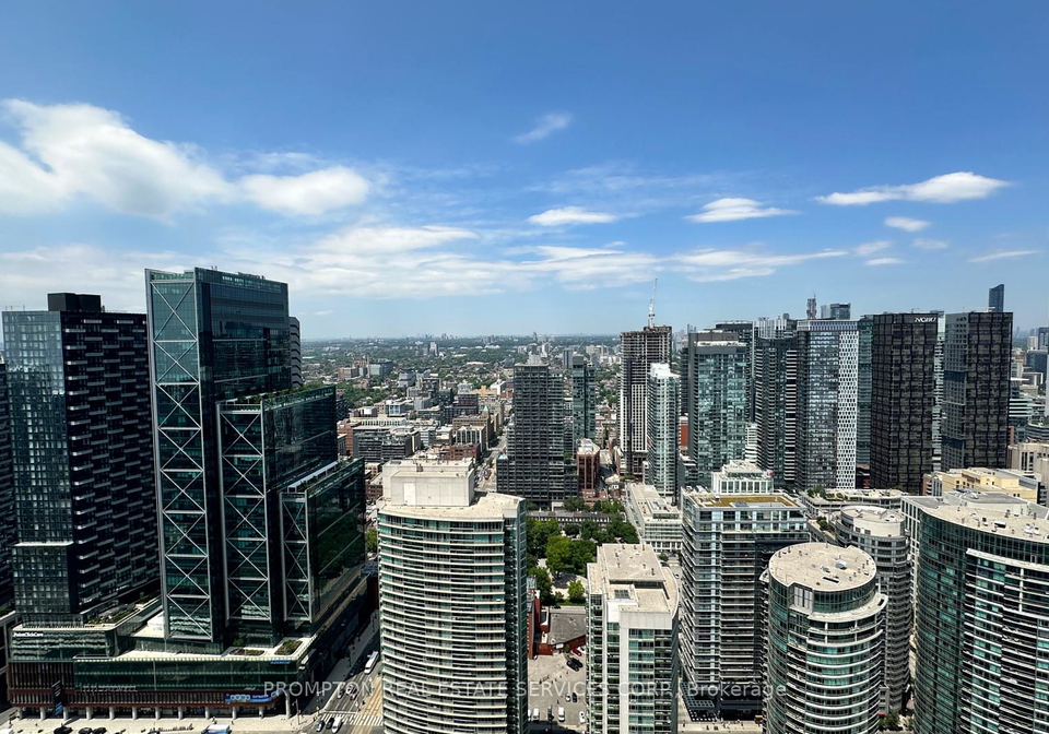 1-concord-cityplace-way-toronto-ontario-c12246548
