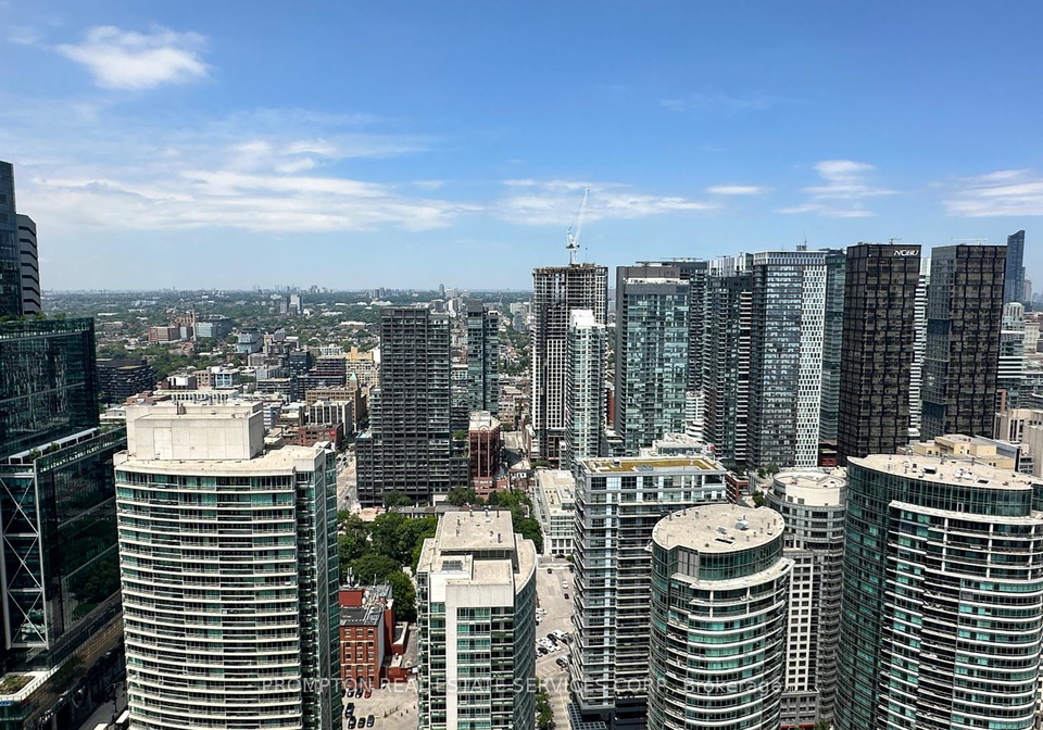 1-concord-cityplace-way-toronto-ontario-c12246564
