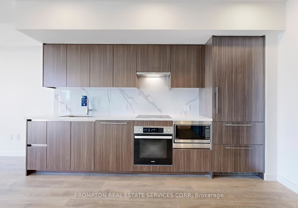 1-concord-cityplace-way-toronto-ontario-c12247193