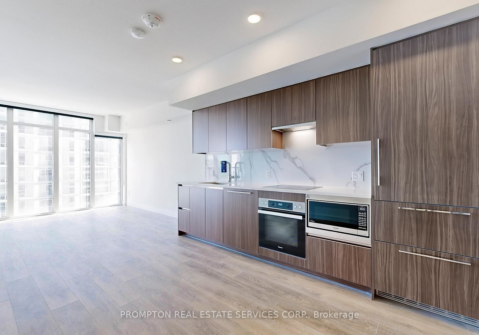 1-concord-cityplace-way-toronto-ontario-c12247193