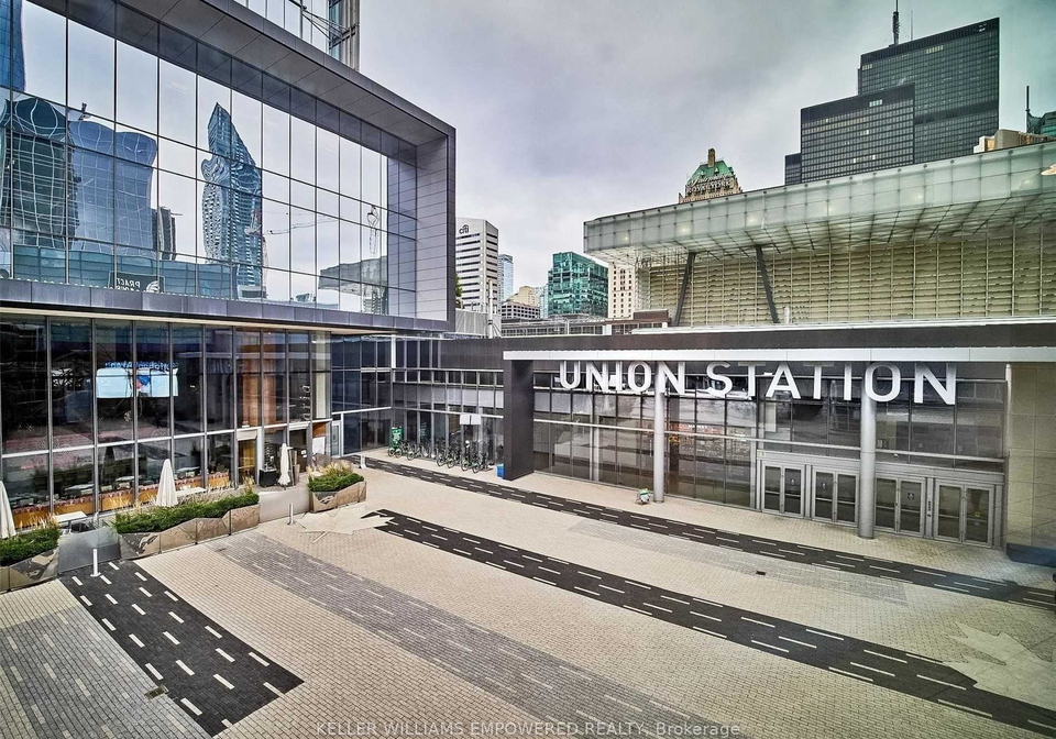 88-harbour-street-toronto-ontario-c12247354