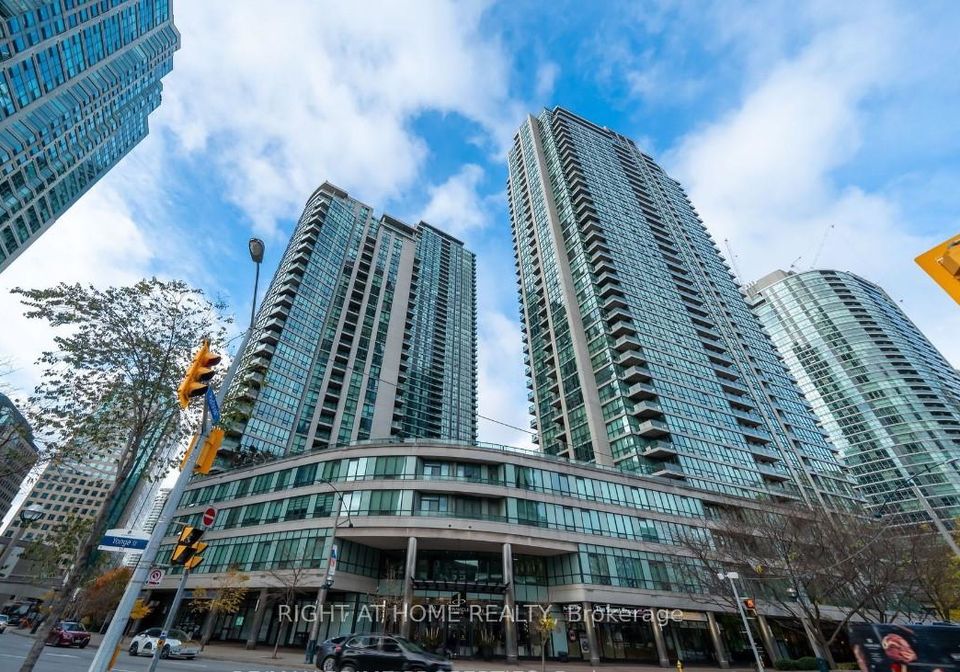 16-yonge-street-toronto-ontario-c12247859