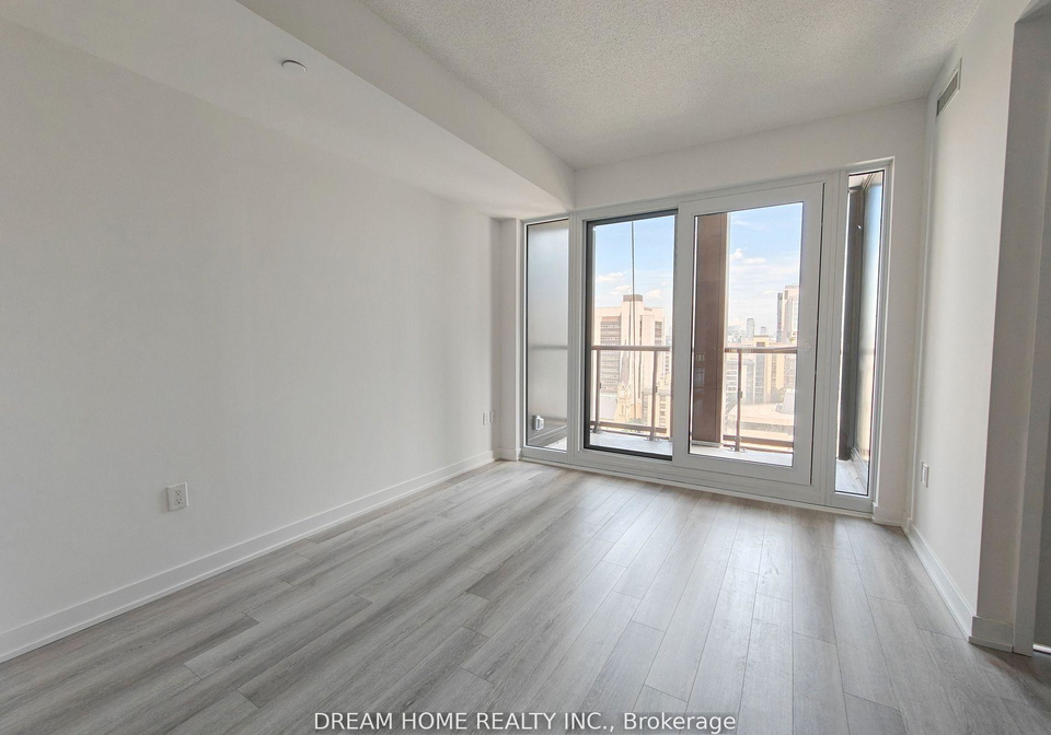 238-simcoe-street-toronto-ontario-c12248324