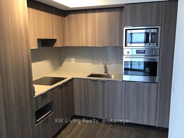 11-wellesley-street-w-toronto-ontario-c12248697