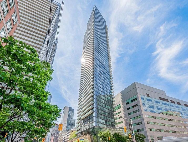 832-bay-street-toronto-ontario-c12248918