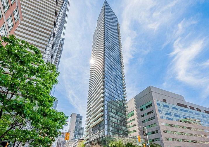 832-bay-street-toronto-ontario-c12248918