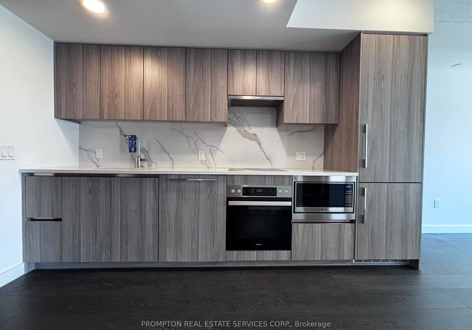 3-concord-cityplace-way-toronto-ontario-c12248967
