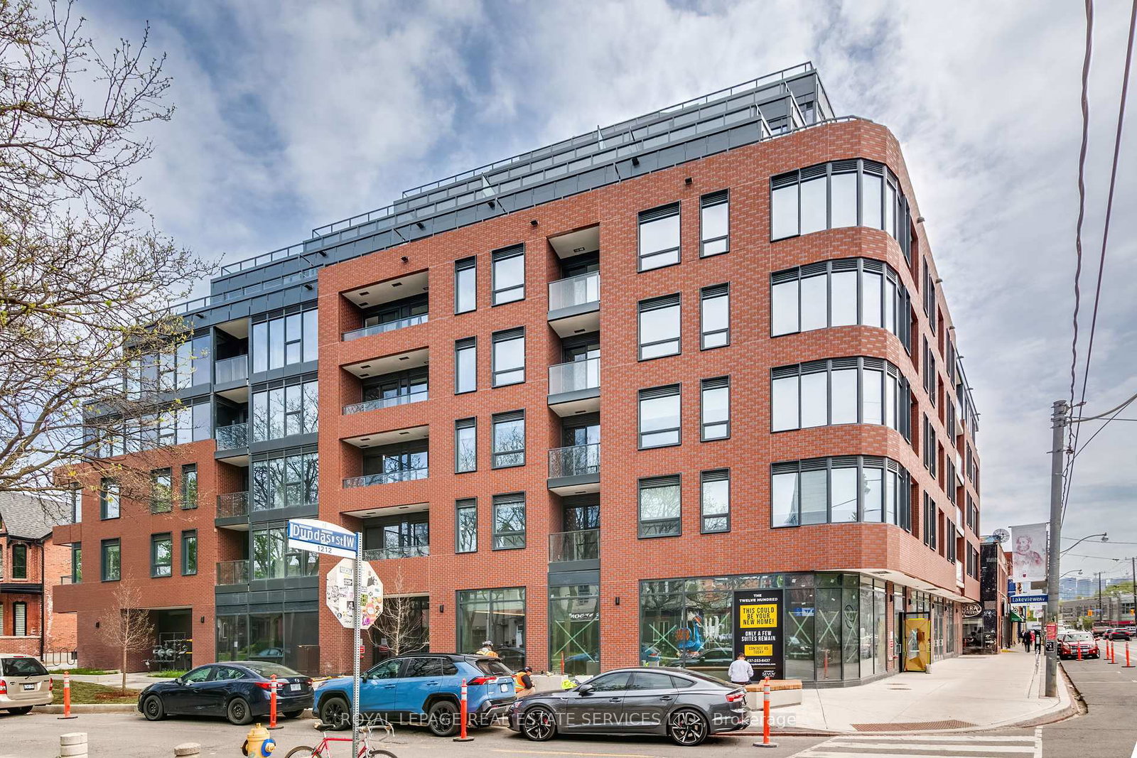 5-lakeview-avenue-toronto-ontario-c12249420