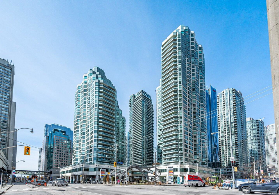 10-queens-quay-w-toronto-ontario-c12249692