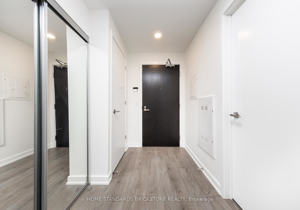 501-yonge-street-toronto-ontario-c12249986