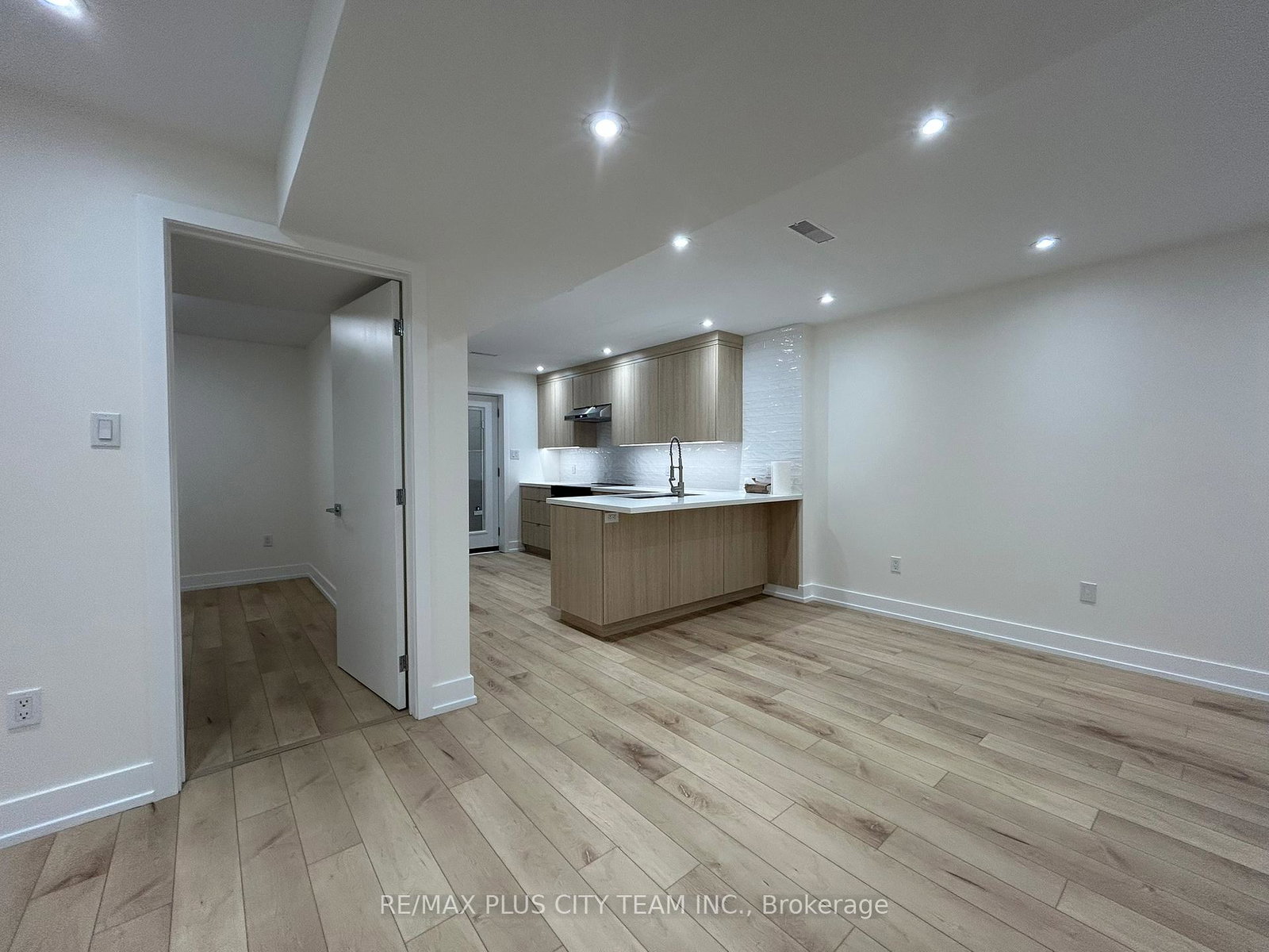 1049-college-street-toronto-ontario-c12250343