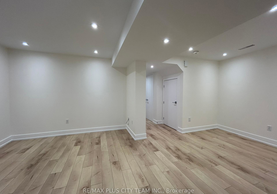 1049-college-street-toronto-ontario-c12250343