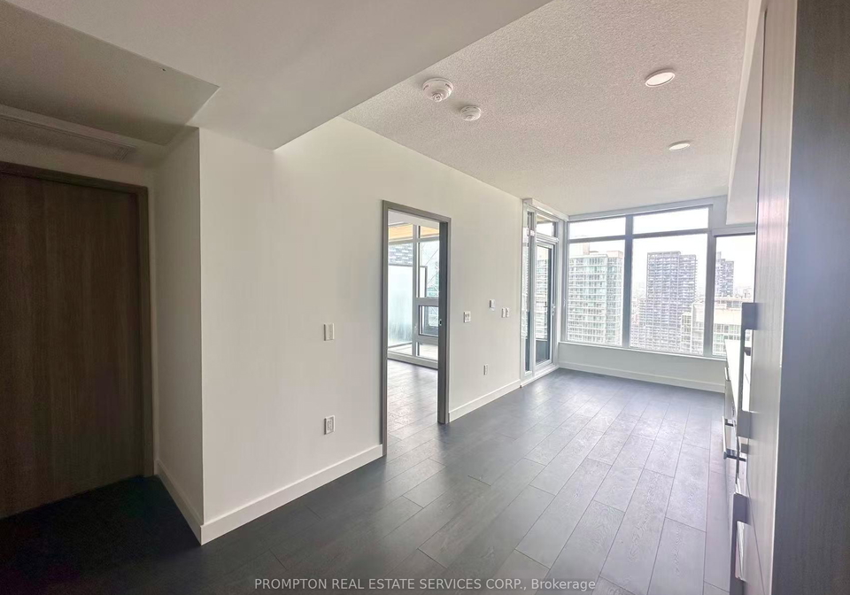 1-concord-cityplace-way-toronto-ontario-c12250422