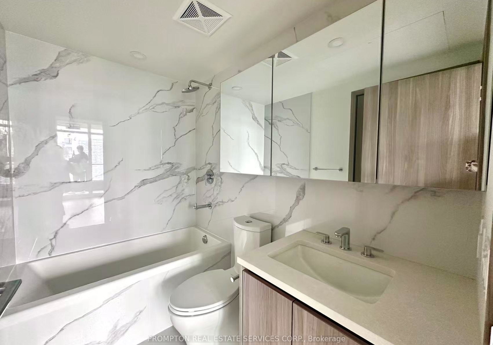 1-concord-cityplace-way-toronto-ontario-c12250422