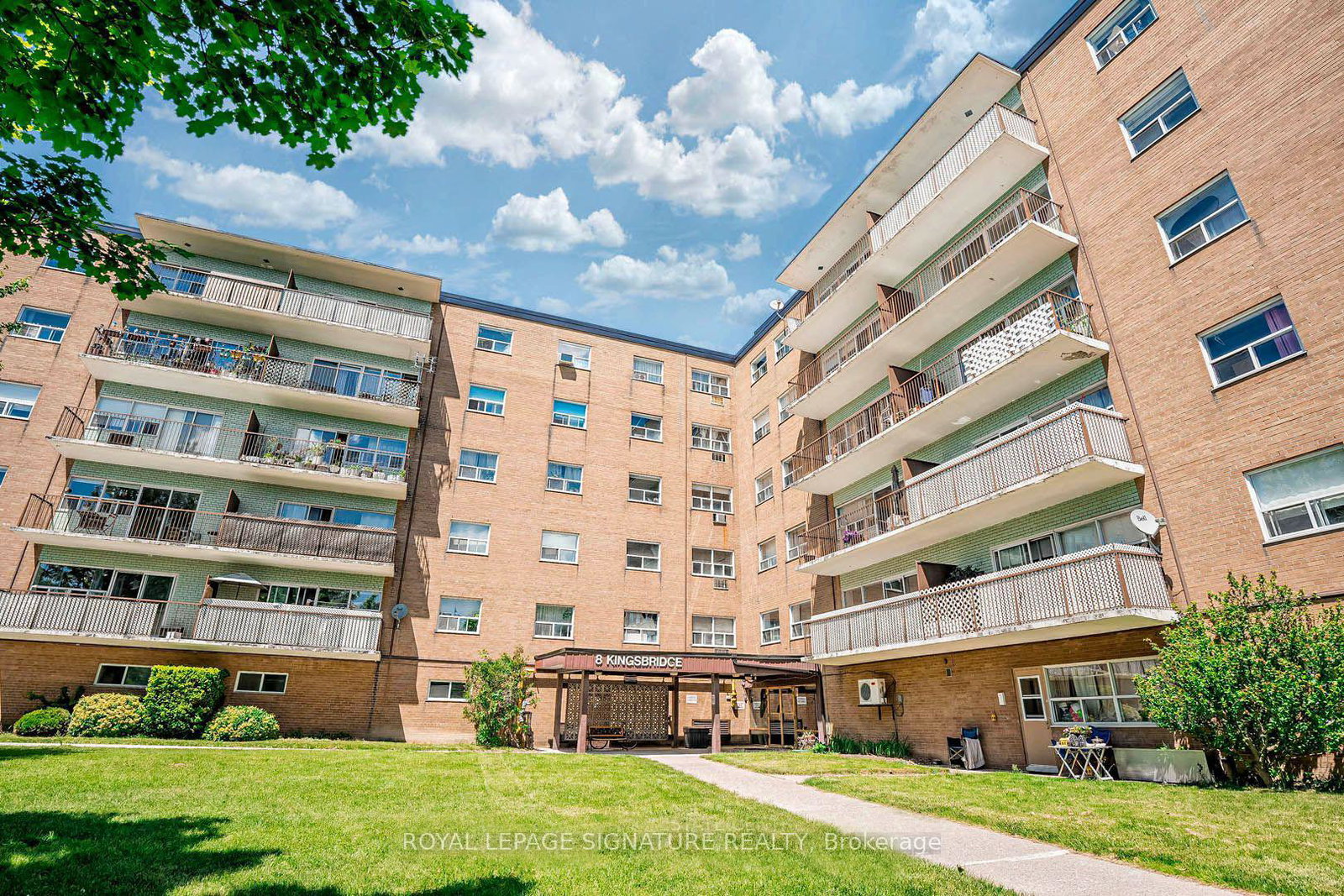 8-kingsbridge-court-toronto-ontario-c12250670