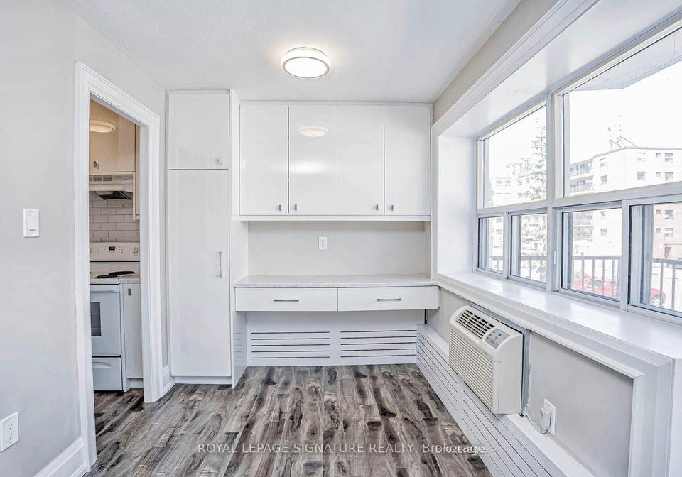 8-kingsbridge-court-toronto-ontario-c12250670