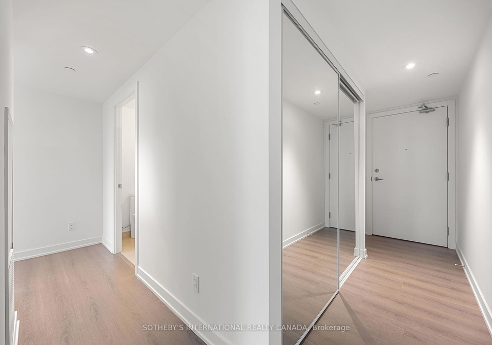 8-wellesley-street-w-toronto-ontario-c12250693
