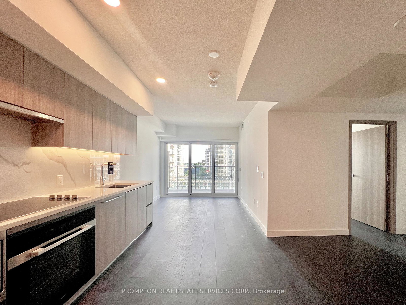 3-concord-cityplace-way-toronto-ontario-c12251061