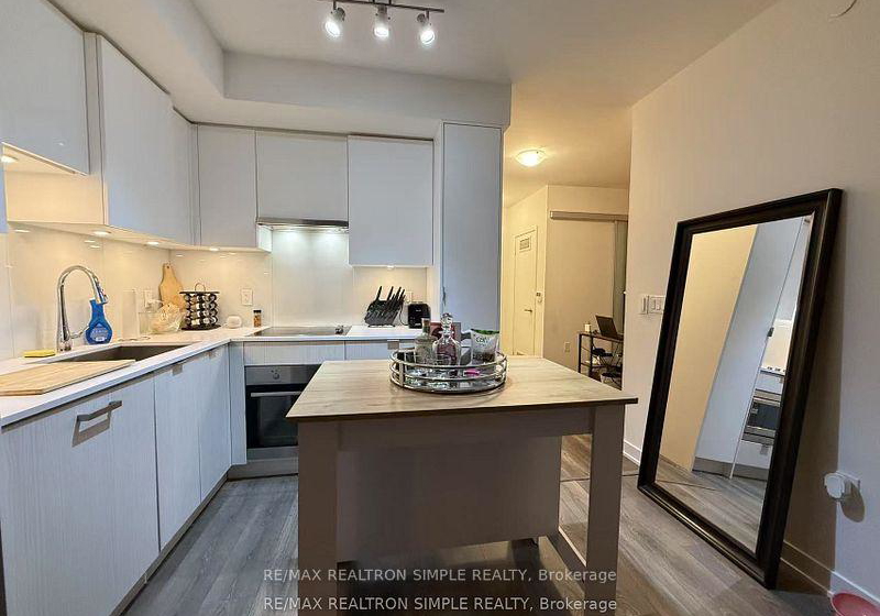 99-broadway-avenue-toronto-ontario-c12251101