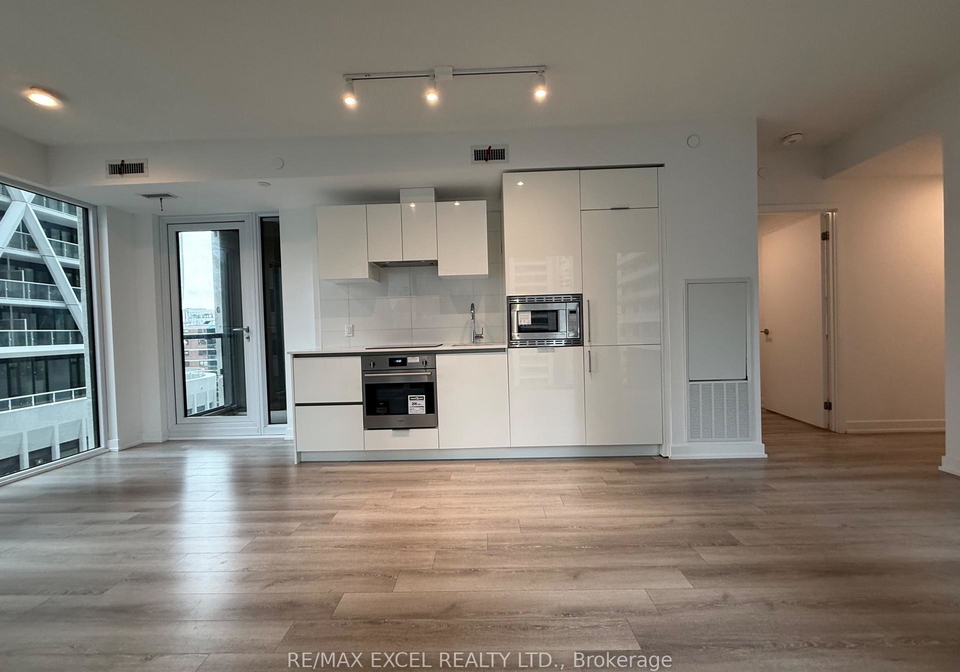 238-simcoe-street-toronto-ontario-c12251109