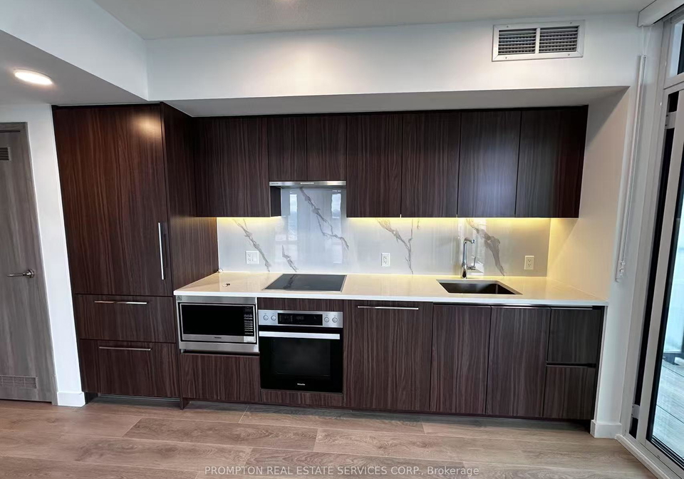 3-concord-cityplace-way-toronto-ontario-c12251481