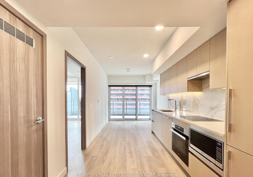 3-concord-cityplace-way-toronto-ontario-c12252429