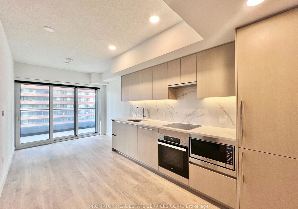 3-concord-cityplace-way-toronto-ontario-c12252429