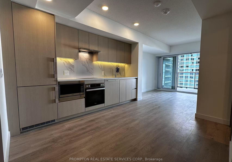 3-concord-cityplace-way-toronto-ontario-c12252643