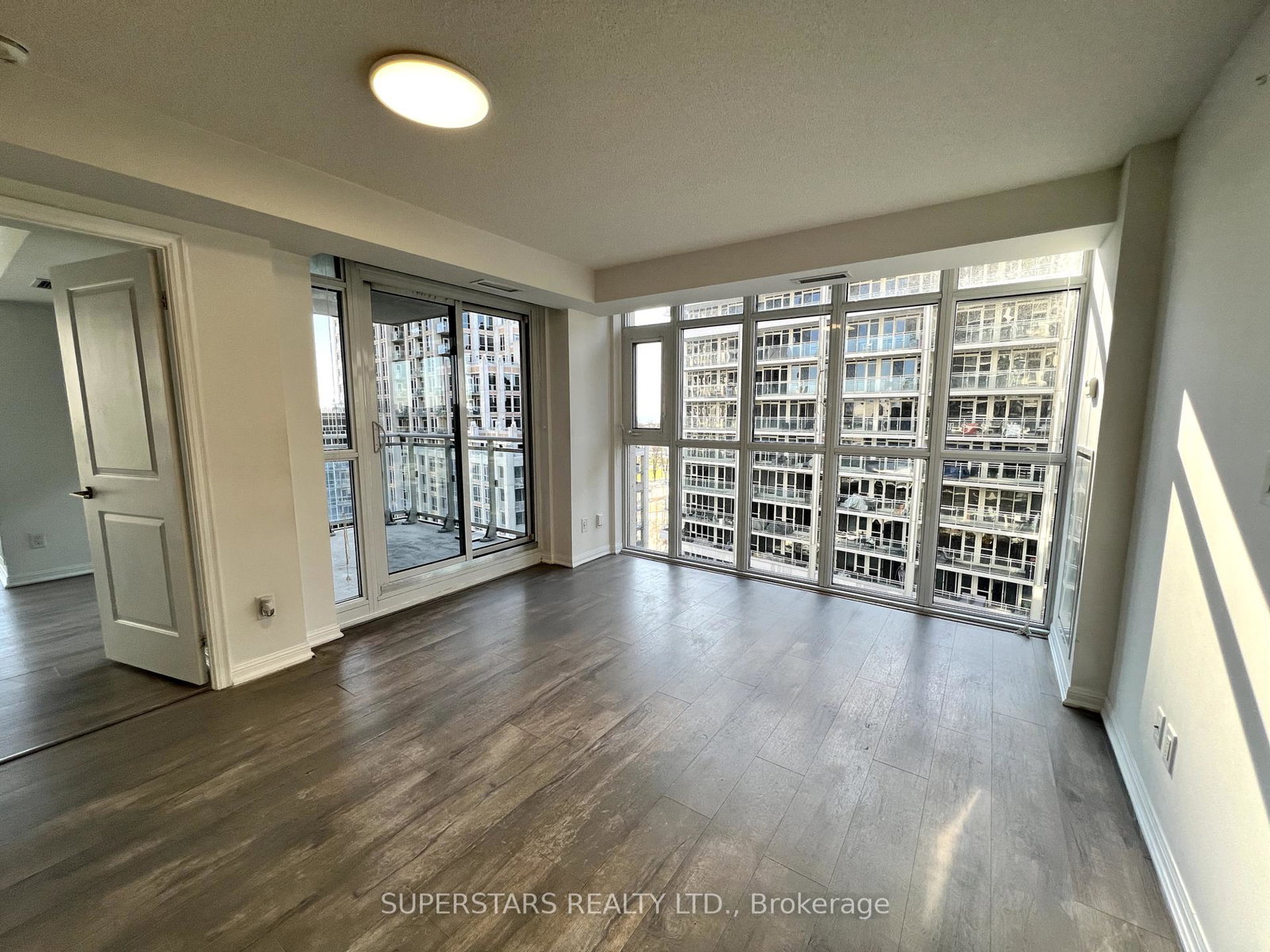 38-grand-magazine-street-toronto-ontario-c12252728